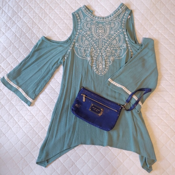 Xhilaration Tops - Xhiliration cutout shoulder top embroidered shirt